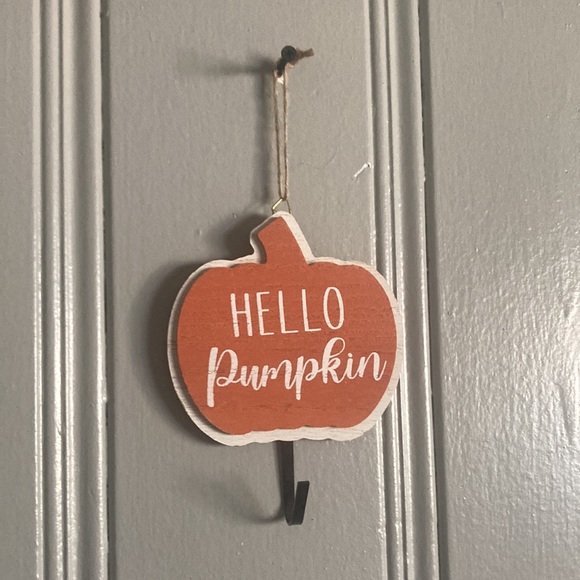 NWT- Set of Hello Pumpkin Decorations- Wood Rolling Pin Sign & Wall Hanger Hook - Picture 12 of 16